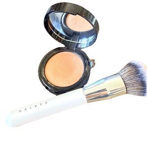 Laura Geller Baked Balance-N-Brighten Color Correcting Foundation w/Haley brush